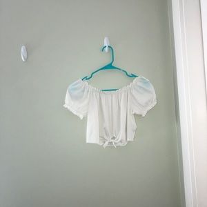 White cropped puff sleeve blouse!